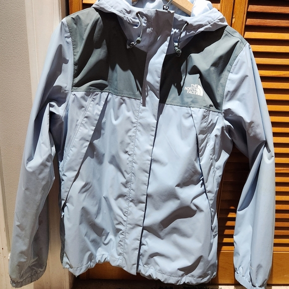 Woman's North Face Jacket - Picture 4 of 4